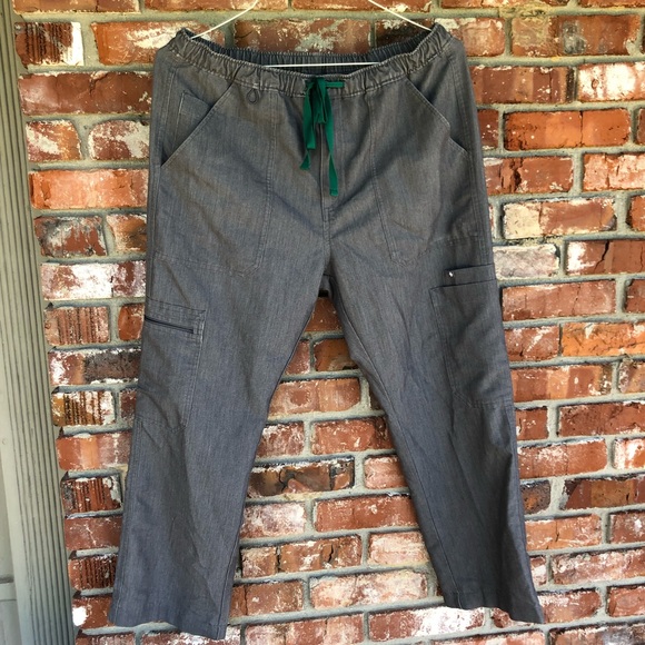 FIGS gray scrub set top size XL and bottom size L - Picture 2 of 3